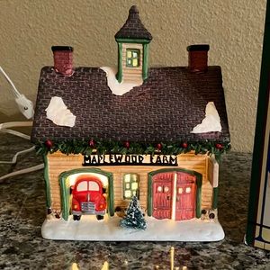 1994 CHRISTMAS VALLEY COLLECTIBLE MAPLEWOOD FARM LIGHTED BUILDING